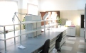 Лабораторный стол с полками